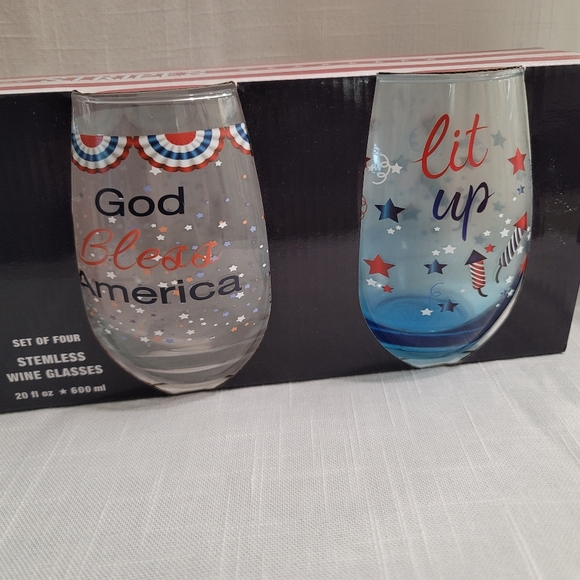 NEW IN PACKAGE Set of 4 USA Themed Stemless 20oz Wine Glasses - Picture 3 of 6